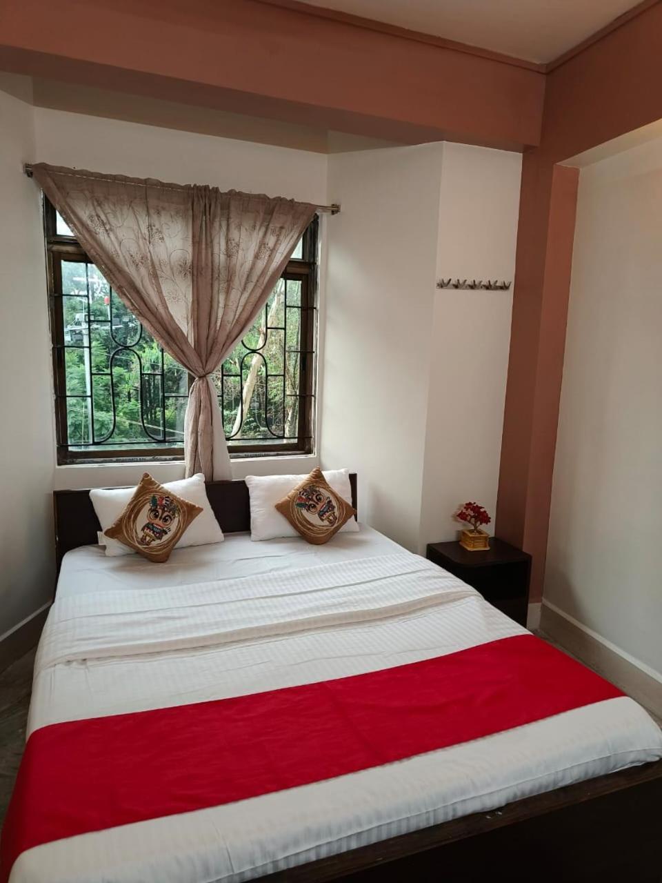 Elibhis Bed And Breakfast Shillong Exterior photo